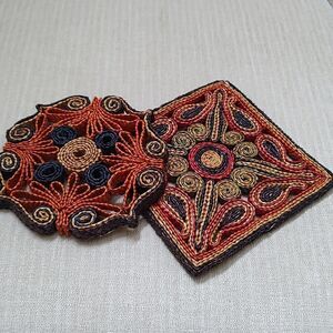Vintage Floral Rafia Woven Trivets, set of 2